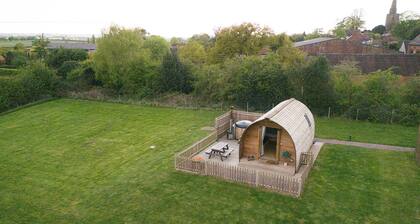 Ensuite Wooden Cabin With Hot Tub