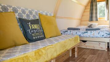 1 bedroom, travel cot, free WiFi