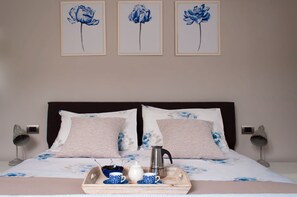 2 室のベッドルーム、アイロン / アイロン台、WiFi (無料)、ベッドシーツ