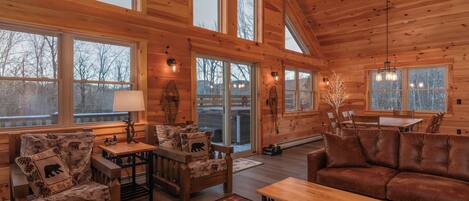 Een smart-tv en een open haard