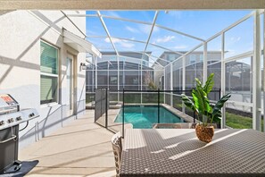 屋外ダイニングエリア