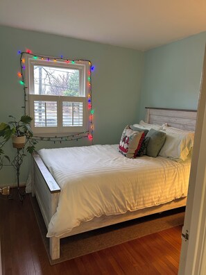 3 bedrooms, WiFi, bed sheets