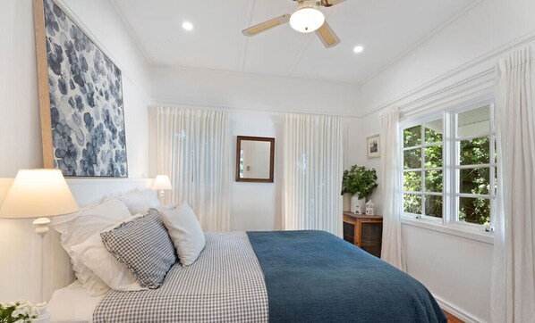 2 bedrooms, desk, iron/ironing board, free WiFi