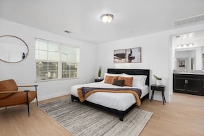 3 habitaciones, tabla de planchar con plancha, wifi y ropa de cama 
