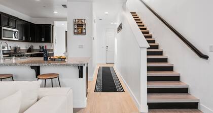 Luxury 3 bedroom House/ Designer