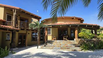 House, Ensuite, Sea View (Luxury Seaside Villa) | Lobby