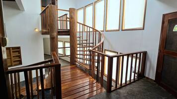 House, Ensuite, Sea View (Luxury Seaside Villa) | Interior