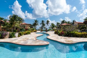 Maison, salle de bains attenante, vue mer (Luxury Seaside Villa) | Vue depuis l’hébergement