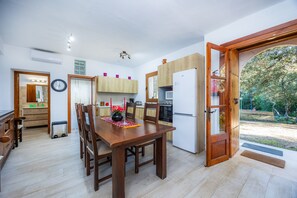 Dining - Villa 'Alzina' with Mountain View, Wi-Fi and Air Conditioning (Illes Balears)