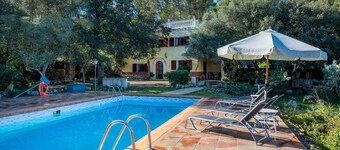 Villa 'Alzina' with Mountain View, Wi-Fi and Air Conditioning