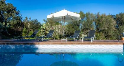 Villa 'Alzina' with Mountain View, Wi-Fi and Air Conditioning
