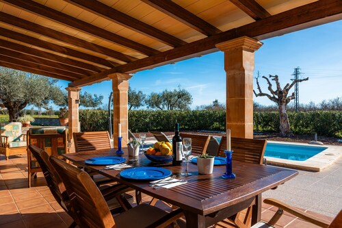 Villa 'Els Ametlers' mit Bergblick, Wi-Fi und Klimaanlage