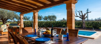 Villa 'Els Ametlers' with Mountain View, Wi-Fi and Air Conditioning