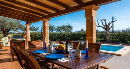 Villa 'Els Ametlers' mit Bergblick, Wi-Fi und Klimaanlage