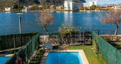 Chalet 'Llac D'alcudia' mit Seeblick, Wi-Fi und Klimaanlage