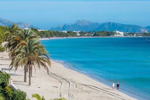 Chalet 'Llac D'alcudia' with Lake View, Wi-Fi and Air Conditioning