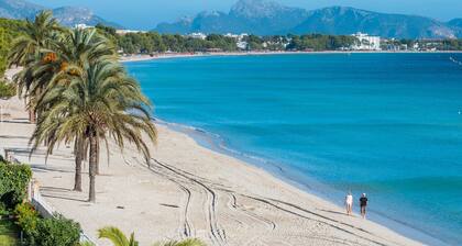 Chalet 'Llac D'alcudia' with Lake View, Wi-Fi and Air Conditioning