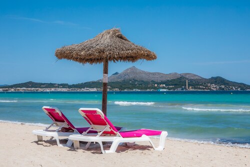 Chalet 'Llac D'alcudia' with Lake View, Wi-Fi and Air Conditioning