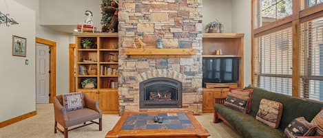 Smart TV, fireplace