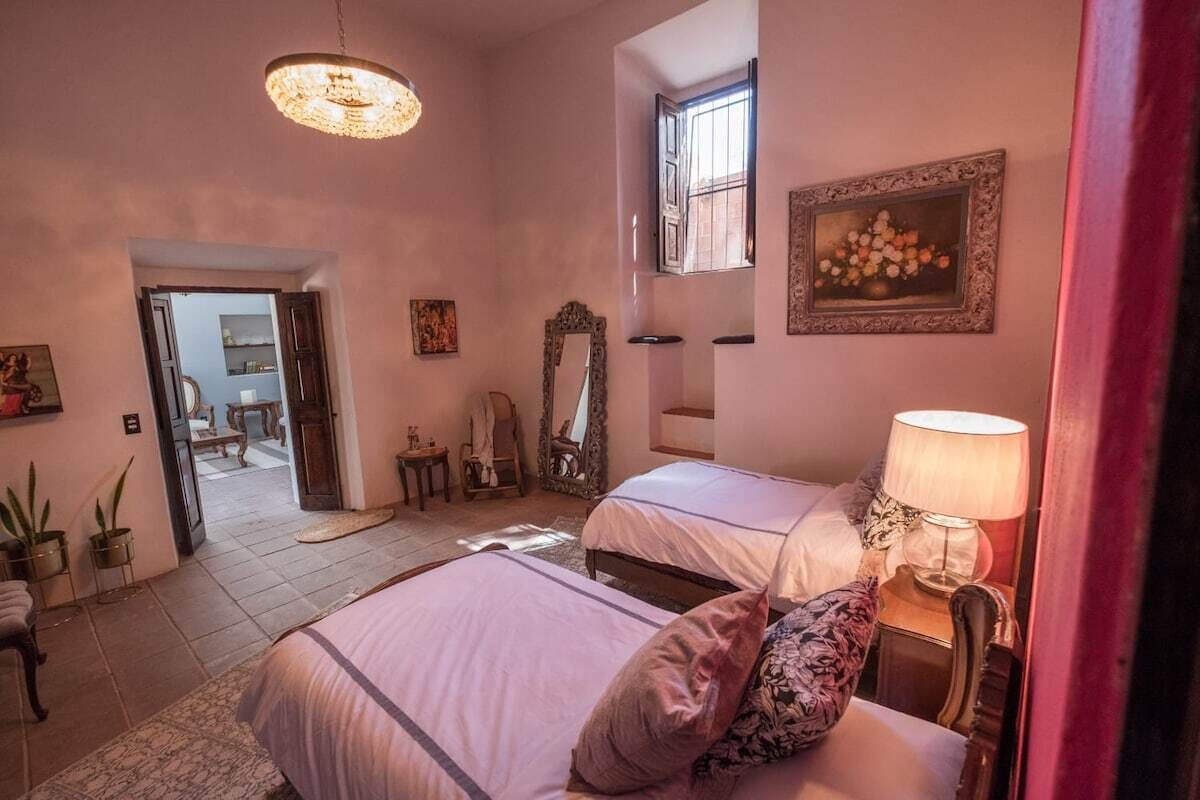 8 bedrooms, WiFi