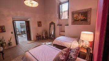 8 bedrooms, WiFi