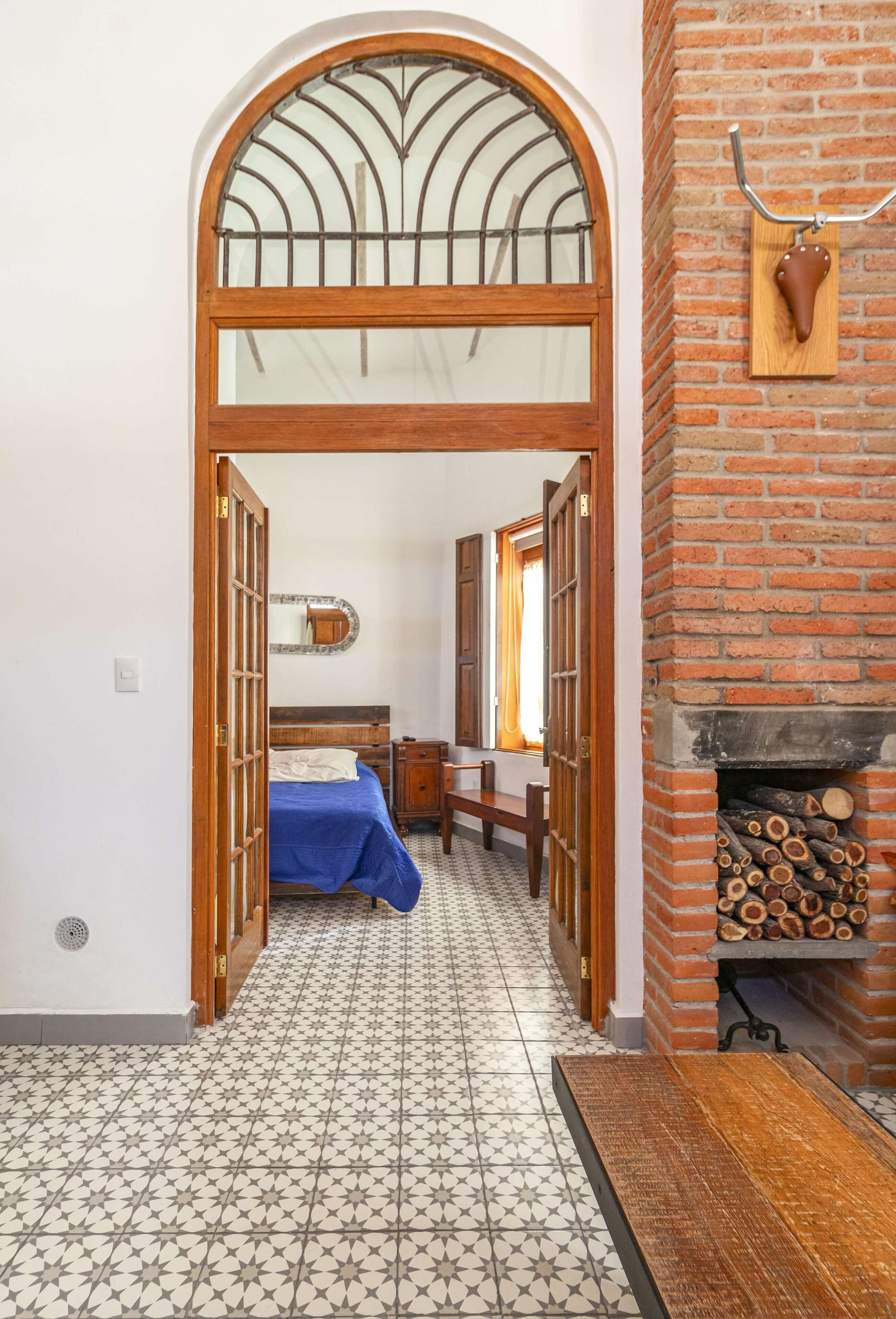 3 habitaciones, escritorio, tabla de planchar con plancha y wifi 