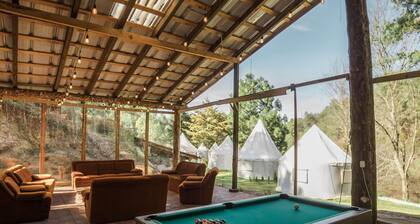 Glamping in the Mountain: Views, Garden & Games