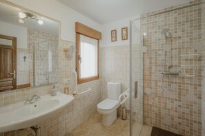 Douche, serviettes fournies