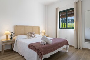 4 bedrooms, free WiFi, bed sheets