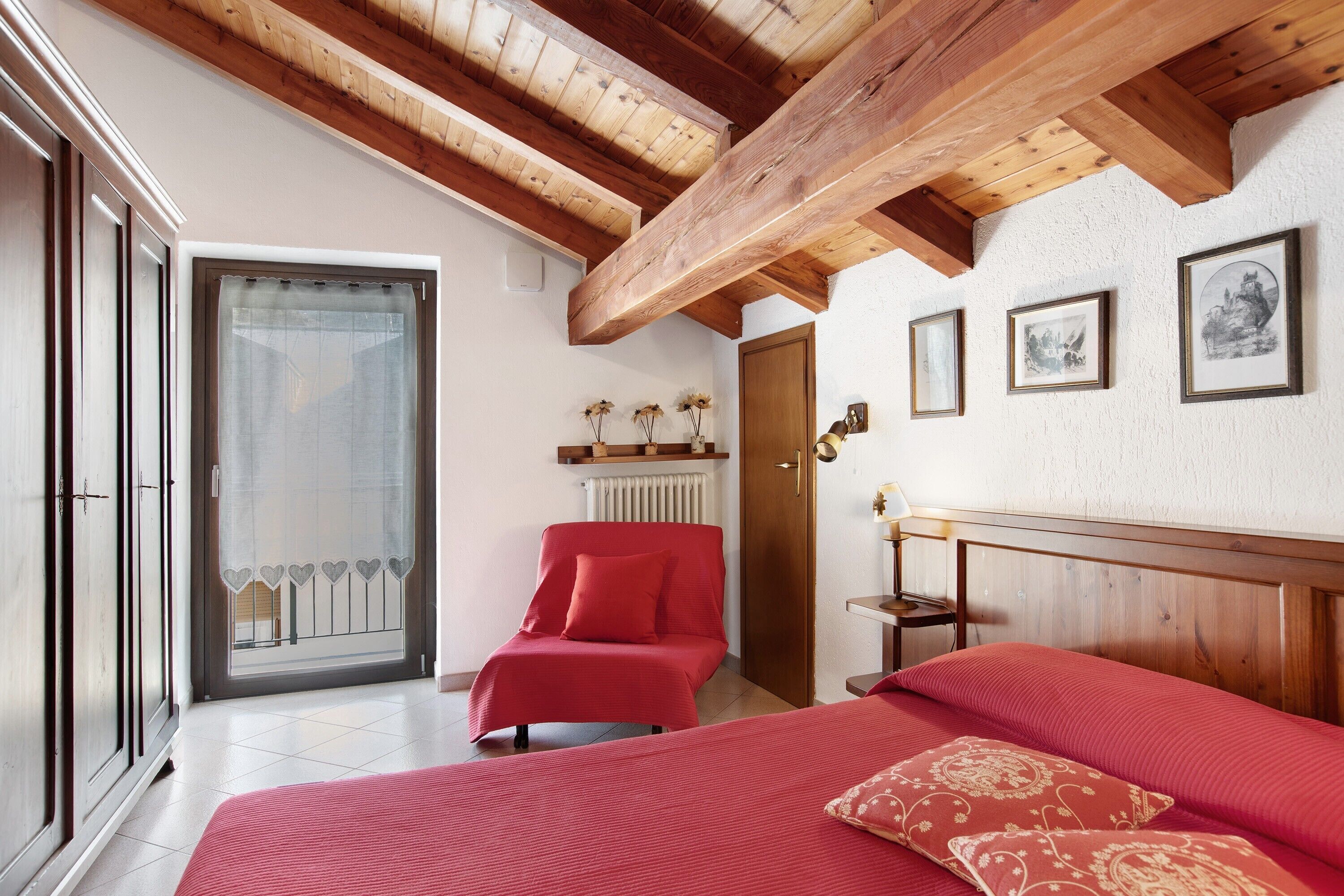 2 habitaciones, tabla de planchar con plancha y wifi gratis 