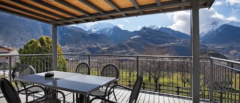 تناول الطعام بالخارج