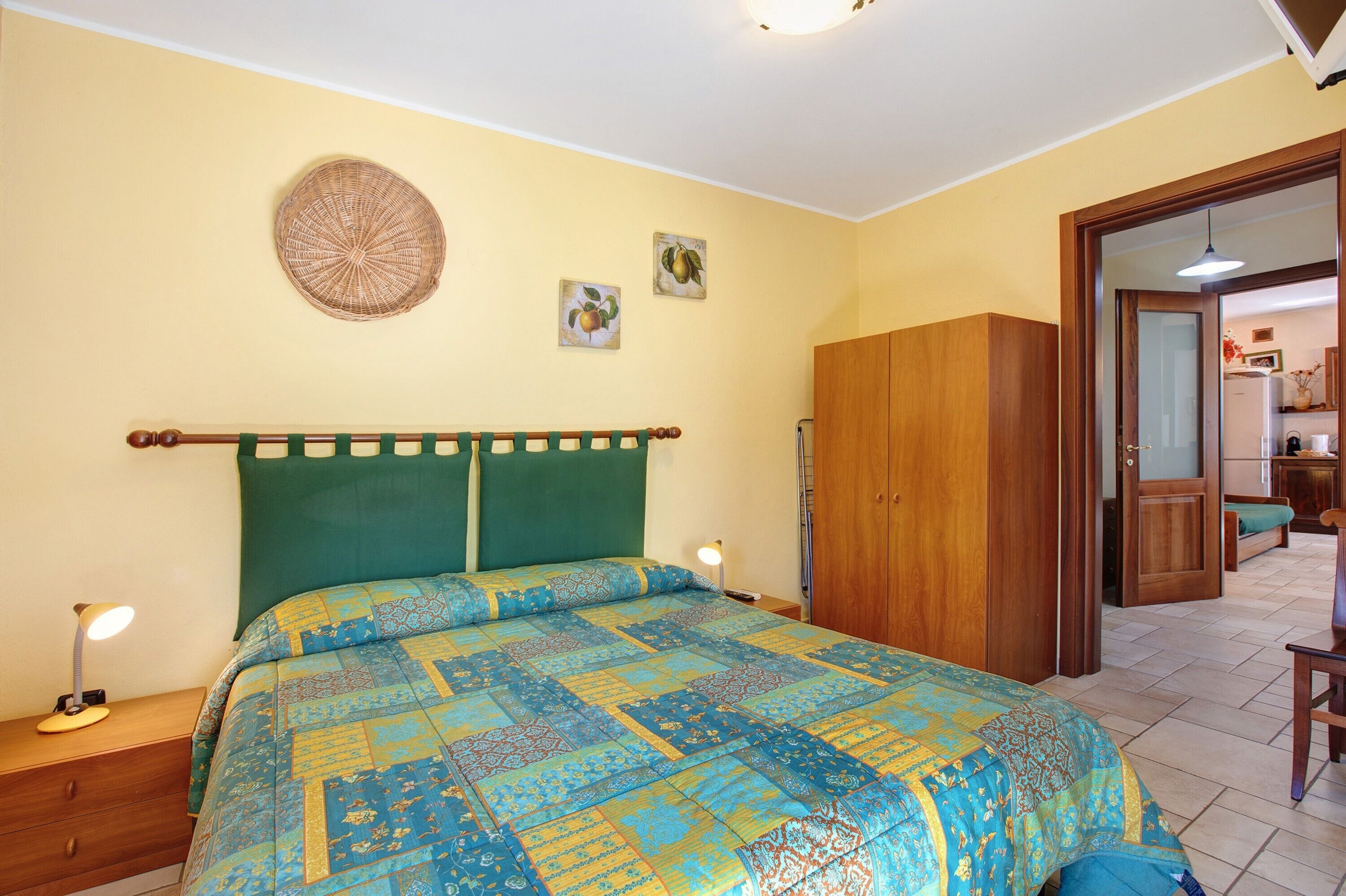 1 soverom, strykejern/-brett, wi-fi (inkludert) og sengetøy