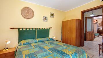 1 soverom, strykejern/-brett, wi-fi (inkludert) og sengetøy