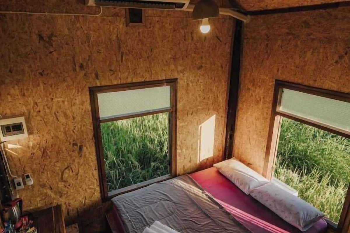 1 bedroom, free wired internet