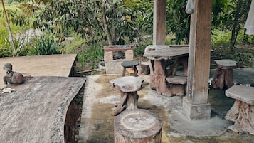 Classic Villa, Balcony, Garden View | 1 bedroom, free wired Internet