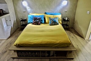 1 bedroom, WiFi, bed sheets