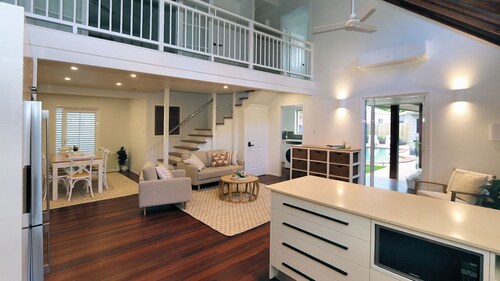 6 Dooley Street Bargara