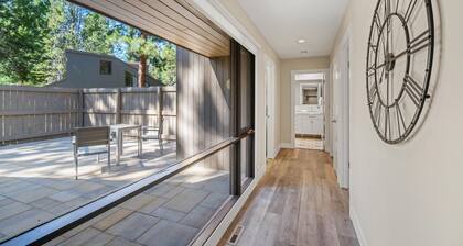 Cozy Condo Near the VIllage