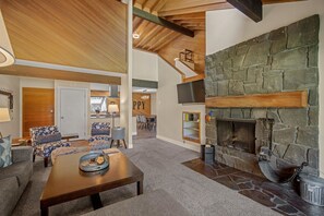 TV connectée, cheminée