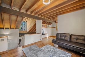 Smart TV y chimenea