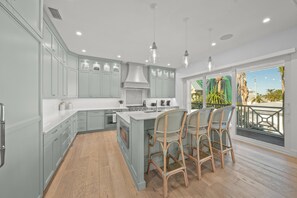 Kühlschrank, Ofen, Herdplatte, Geschirrspüler