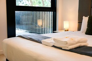 2 dormitoris, planxa i posts de planxar, un bressol de viatge i wifi