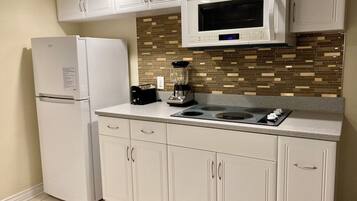 Microondas, parrilla de estufa y lavavajillas