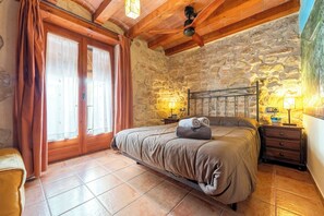 3 habitaciones, tabla de planchar con plancha y wifi gratis 