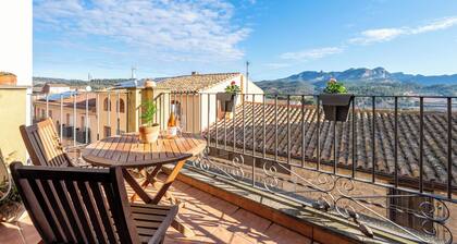 Landhaus 'Ca Lazaro' mit Bergblick, privater Terrasse und Wi-Fi