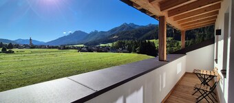 Farmhouse 'Apt Aurora' with Mountain View, Shared Garden and Wi-Fi