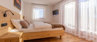 Farmhouse 'Metzgermayr Panorama' with Mountain View, Shared Garden and Wi-Fi