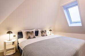 2 多间卧室、办公桌、熨斗/熨衣板、WiFi