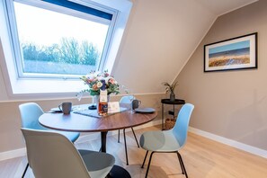 Unclassified image, 3 of 38, button - F27 Living Whg. 08 - F27 Living (Sylt)