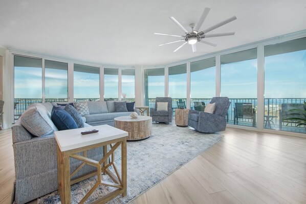 Smart TV, table tennis, stereo